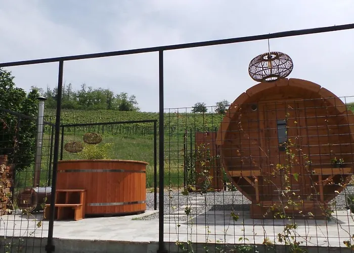 מלון דירות Sotto La Vigna Charm Adults Only Vacation Hayloft 4*
